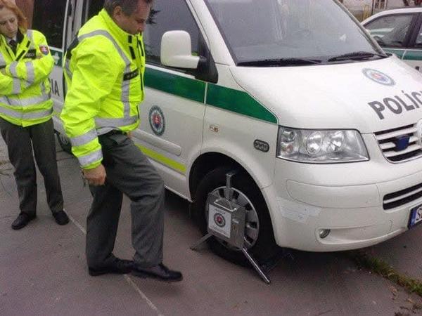 Keď policajti dostanú papuču