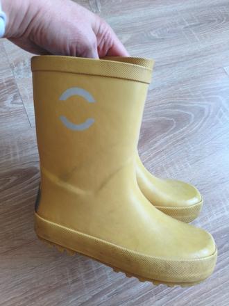 Mikkline gumáky, 27