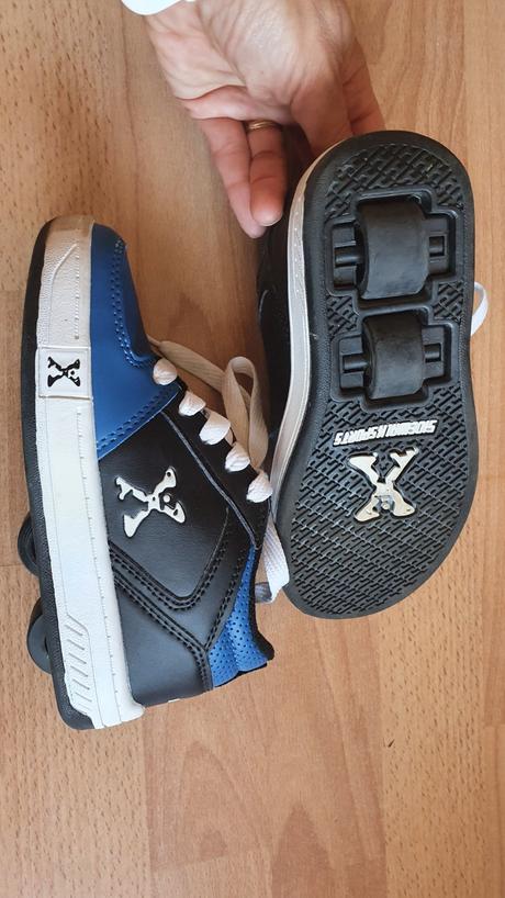 Topanky s kolieskami, 30