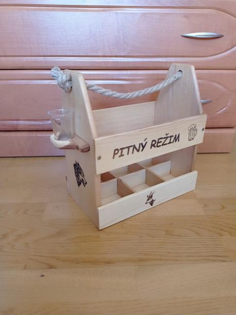 Drevený nosič na pivo, 