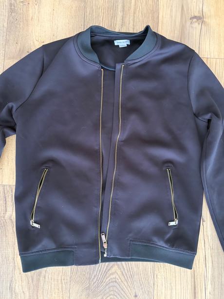 Mikinka, river island,152