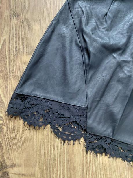 Koženková sukňa, m