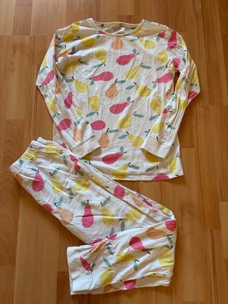 Pyzamo, reserved,158