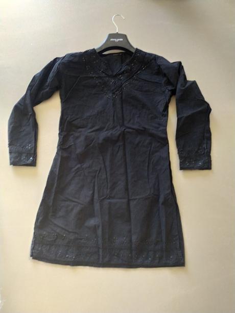 C205saty vysivan okolo krku spodku rikav, s