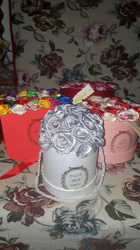 Satenove ruze v boxe, 