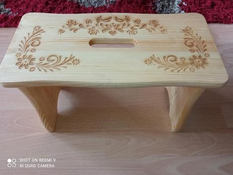 Drevený stolček, 
