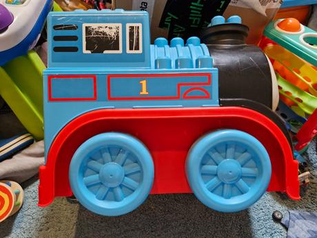 Uluzny box na stavebnicu lokomotíva tomas, 