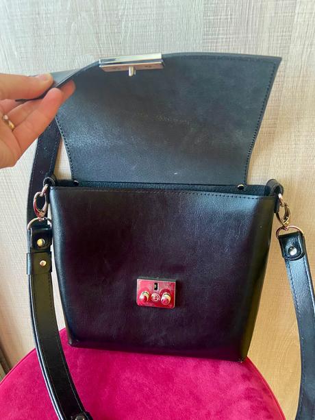 Kabelka ammyla, ammyla