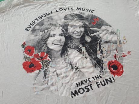 Tricko everybody loves music, s