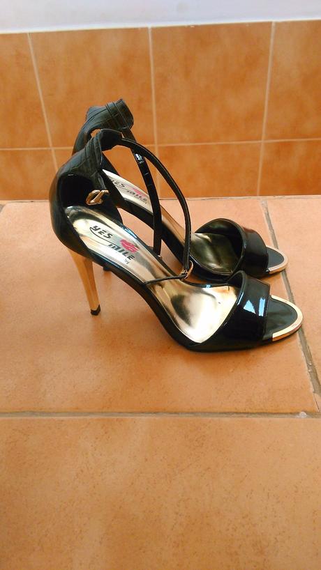 Sandálky, 37