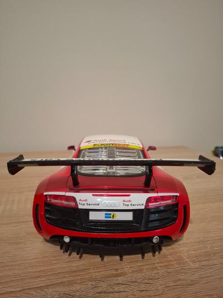 Auto r/c audi r8 lms rastar,
