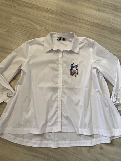 Biela košeľa s výšivkou, m