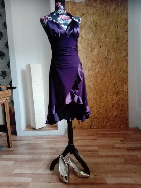 Spoločenské šaty, m