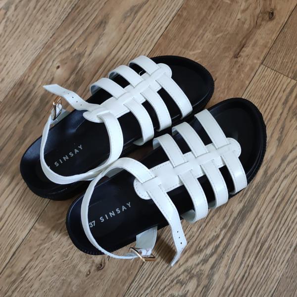 Nosili by ste takéto topánky?