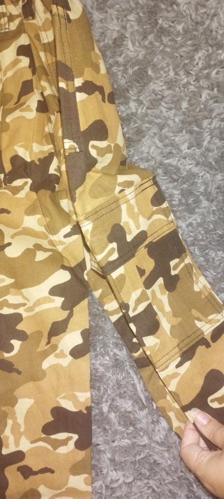 Maskáčové nohavice, 152