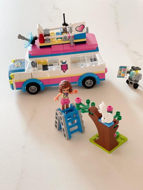 Lego friends 41333 olívia a jej špeciálne vozidlo,