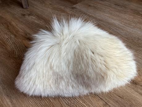 Pravá kožušinová čiapka, 