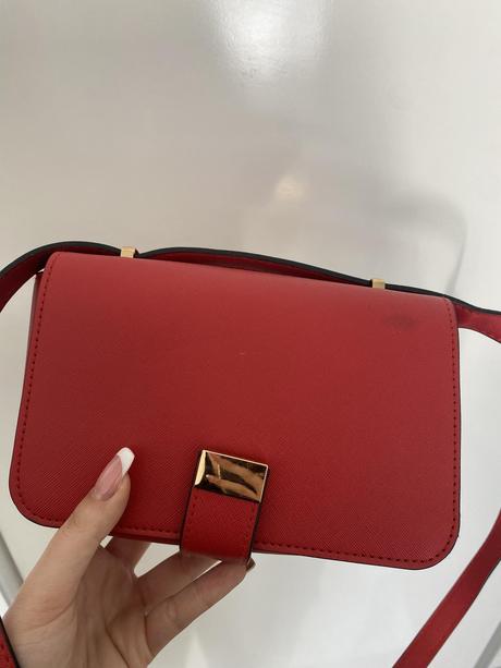 Crossbody kabelka značky sinsay, sinsay