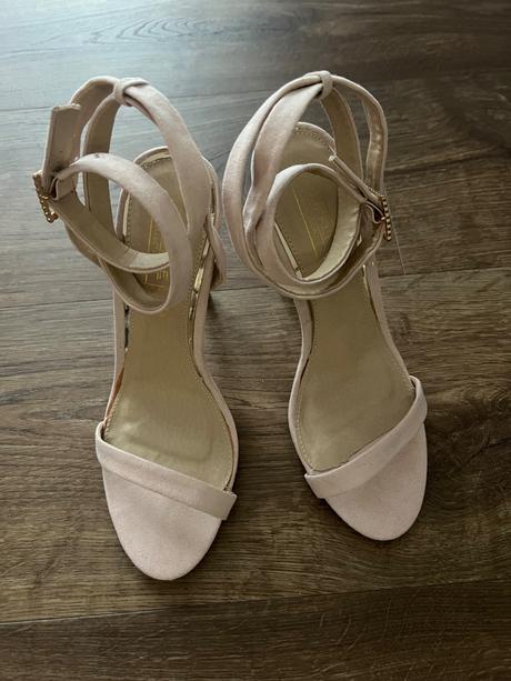 Púdtovo ružové sandále, 40