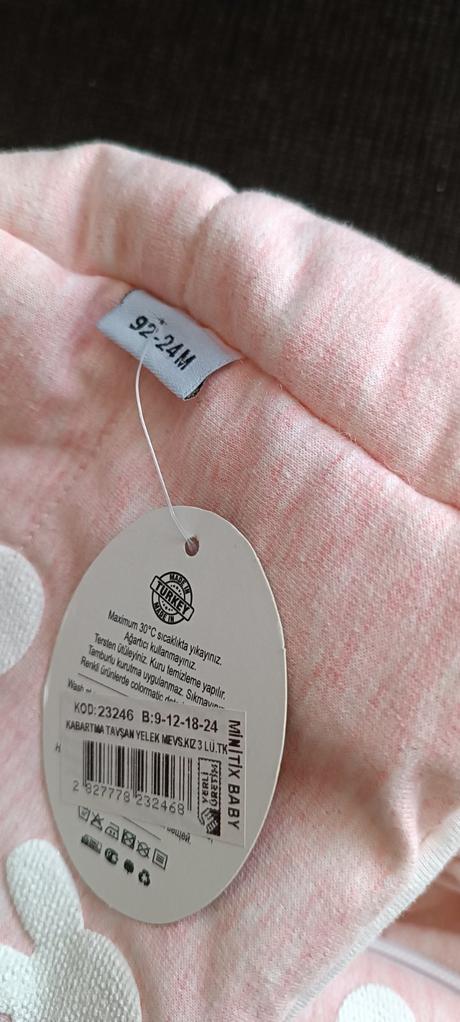 Dievčenská jarná súprava, 92