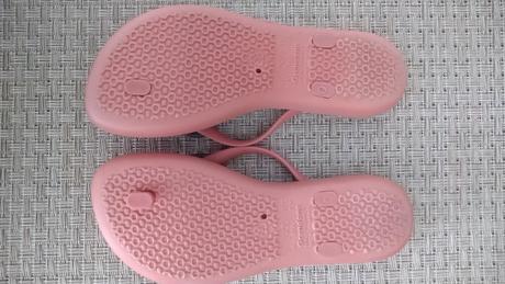 Plážové šľapky č. 29/30 v púdrovej farbe so srdcom, 29