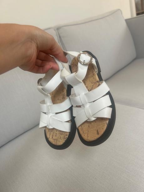 Sandalky, reserved,28