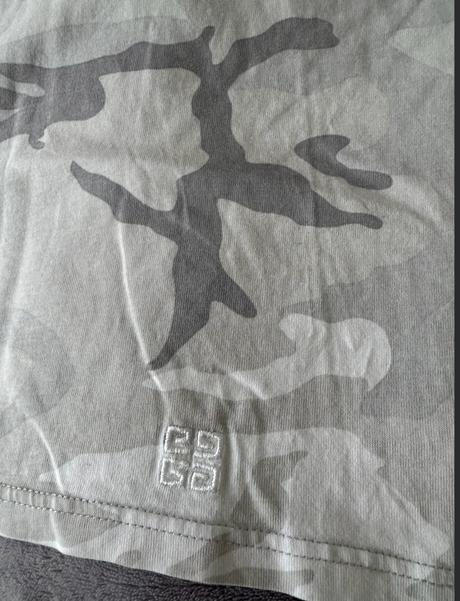 Maskáčové tričko givenchy, 152