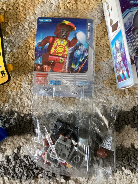 Iron man panáčik a skejty, 