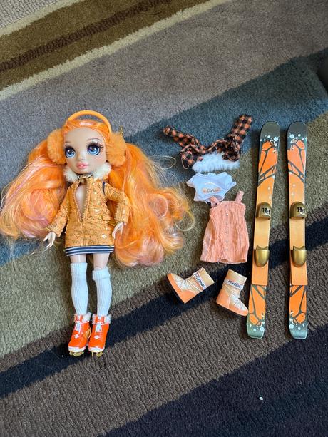 Rainbow high winter break poppy rowan,