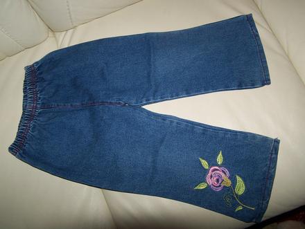 V páse na gumu s výšivkou kvietku, 98