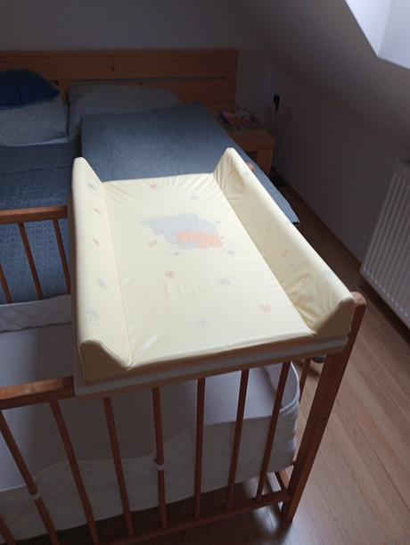 Prebaľovacia podložka na detskú postieľku, 