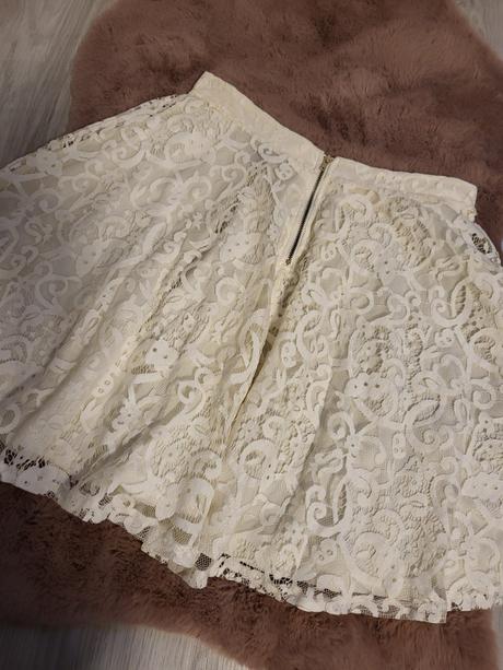 S krásna čipkovanéa sukna, h&m,s
