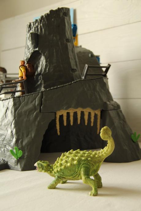 Schleich 42564 sopka + 41464 vozidlo s výbehom, 