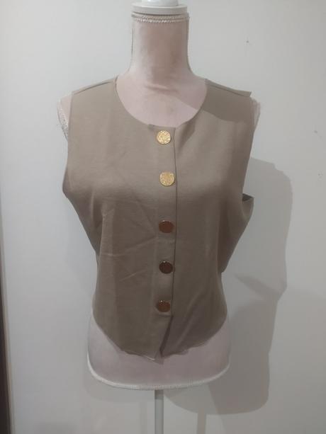 Upletova vesta, reserved,l