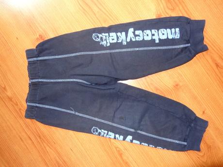 Tepláky na donosenie, 104