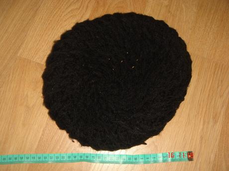 Cierna hruba pletena baretka, m