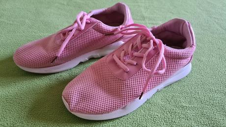 Vzdušné tenisky, 38