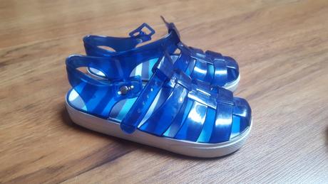 Sandalky do vody, 26