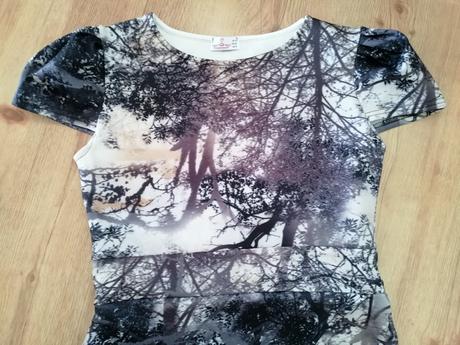 Šaty s prírodnou potlačou, 40