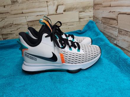 Nike 42,5 - pánske tenisky lebron witness 5, nike,42