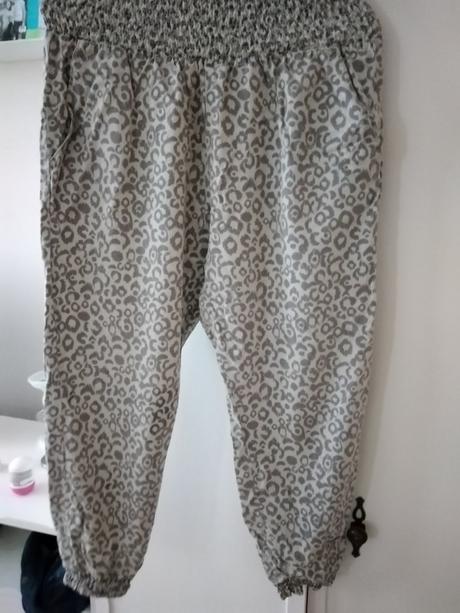 Predám   nohavice, h&m,152