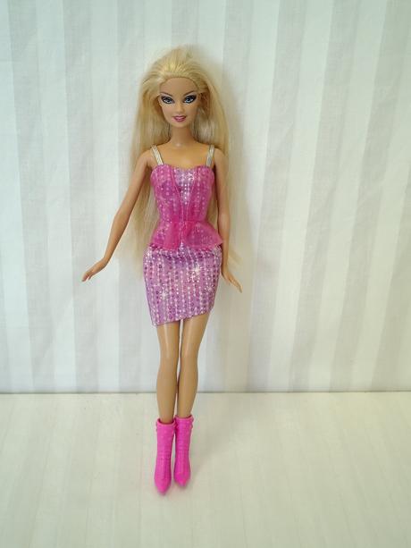 Zb. bábika barbie fashionistas glam mattel 2012,