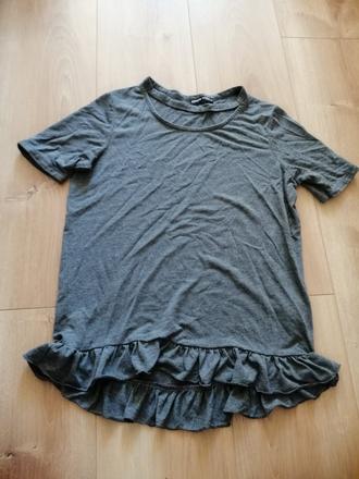 Sivé tričko s volánom crop town, s