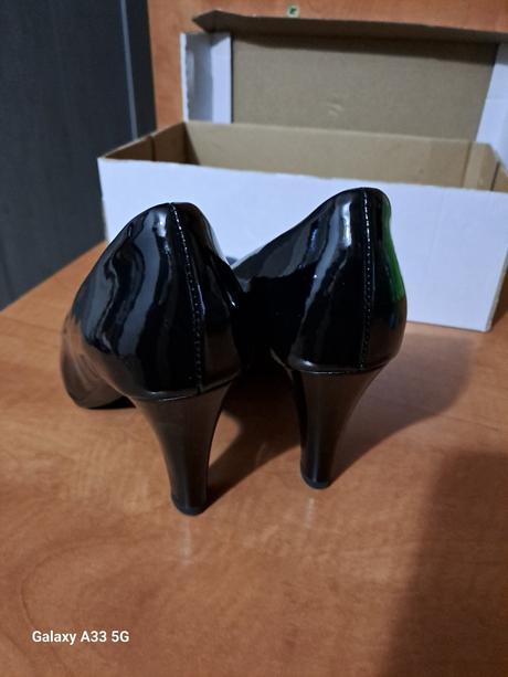 Čierne lakované lodičky č.38, 38