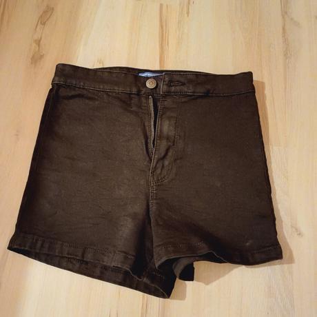 Kratasy s vysokym pásom, sinsay,s