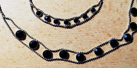 Čierny spoločenský náhrdelník a náramok, 