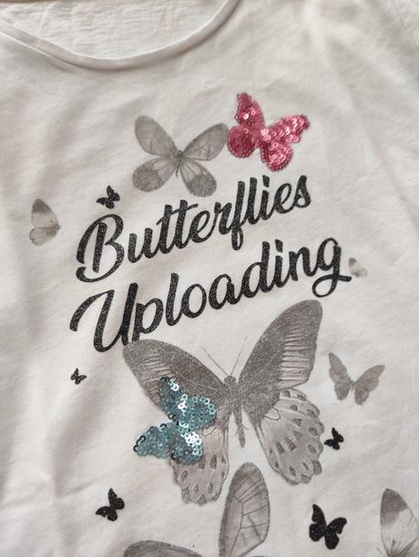 Tricko s trblietavymi motylikmi, 140