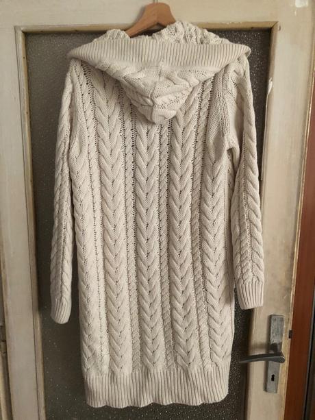 Dlhy a teply sveter s/ uni, reserved,s