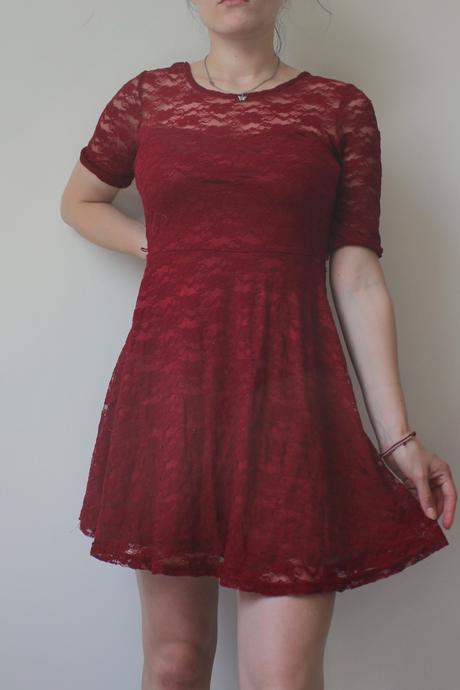 Čipkované šaty, s