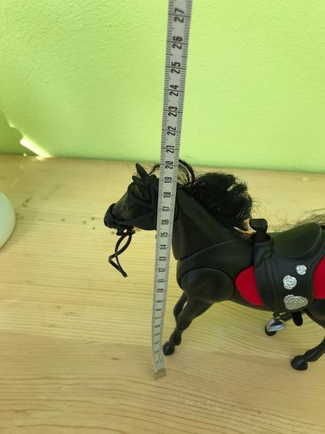 Čierny hýbajúci sa koník zn. teddies,